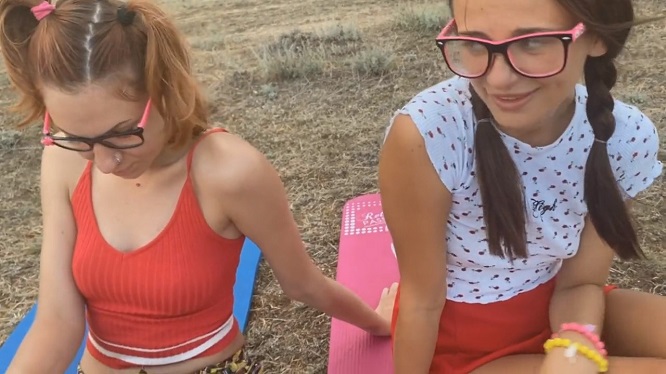 Пацаны в крыму закадрили двух блядей